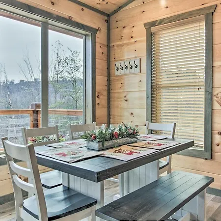 Smoky Mountain Hideaway With Hot Tub, Deck And Views! Villa Gatlinburg Exterior photo