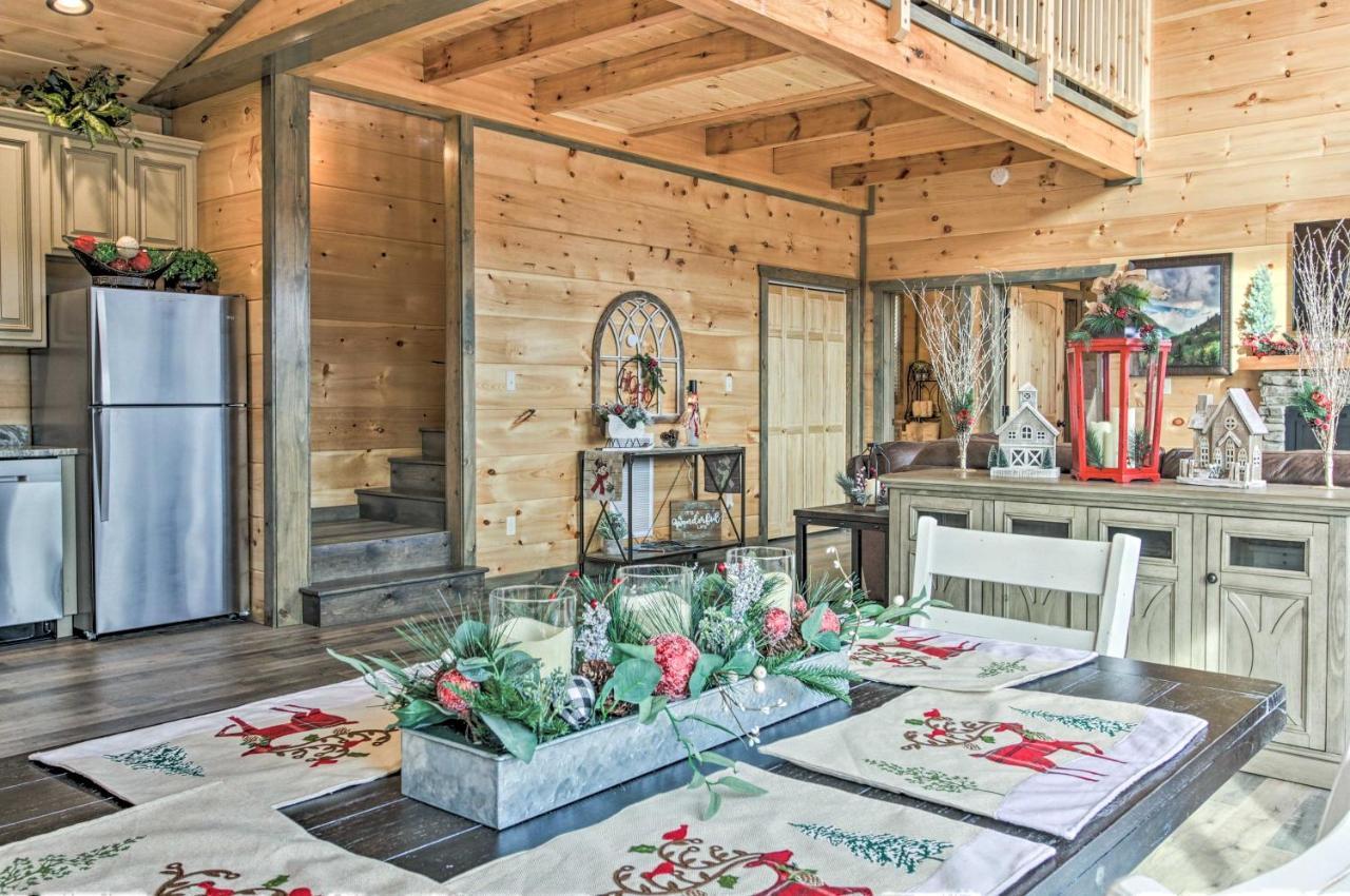 Smoky Mountain Hideaway With Hot Tub, Deck And Views! Holiday home