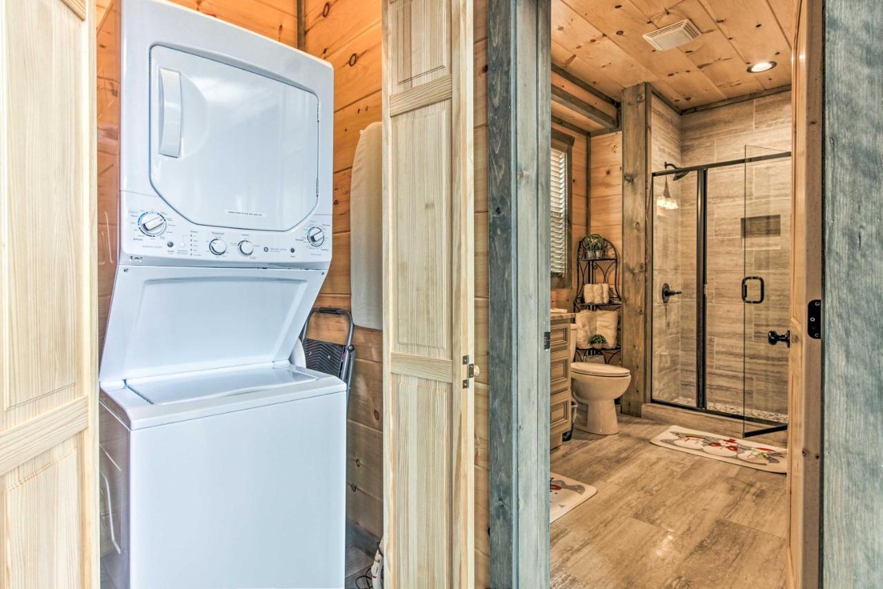 Holiday home Smoky Mountain Hideaway With Hot Tub, Deck And Views! *