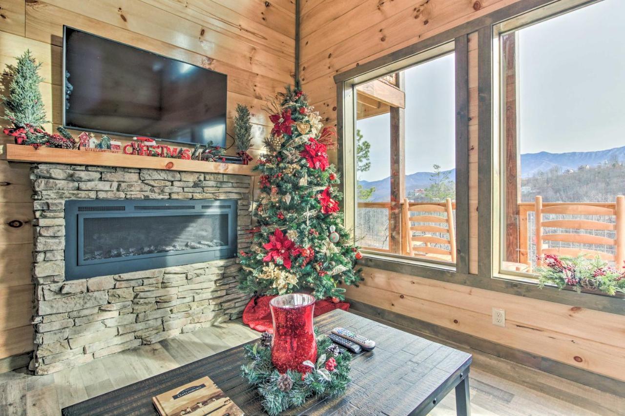 Smoky Mountain Hideaway With Hot Tub, Deck And Views!