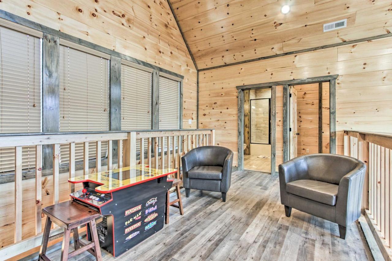 Holiday home Smoky Mountain Hideaway With Hot Tub, Deck And Views! *